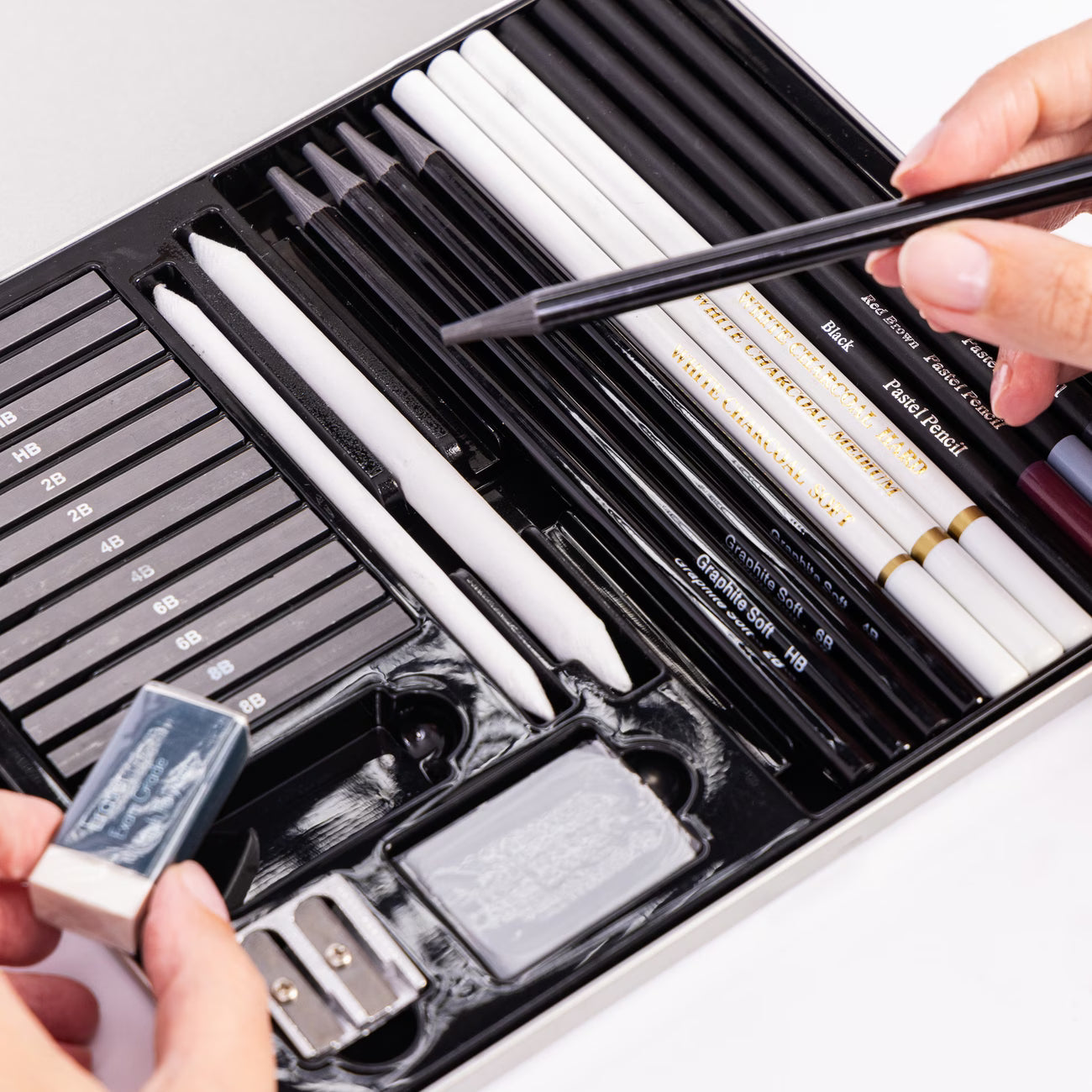 Evelay 28pcs Professional Drawing Pencil Set Sketching Art Kit with Charcoal Graphite Pastels & Tin Case-5